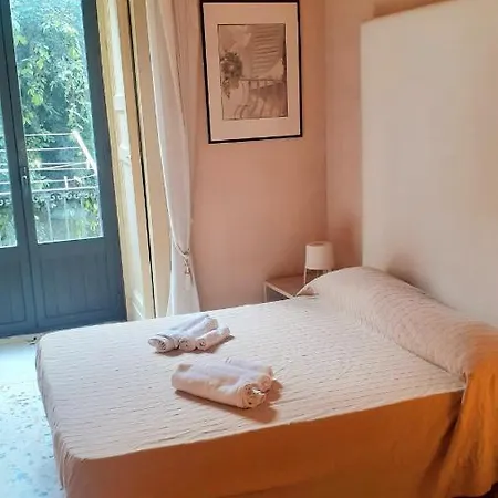 Bed & Breakfast Bed And Books Isabella *
