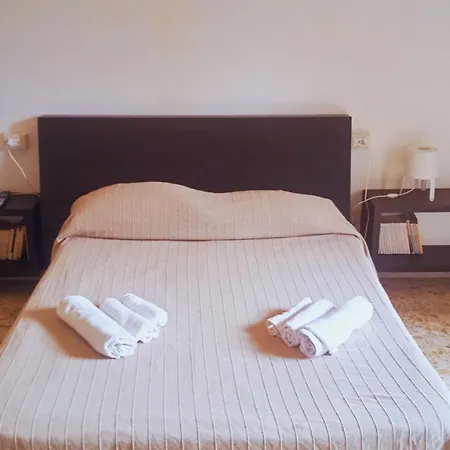 Bed And Books Isabella Catania